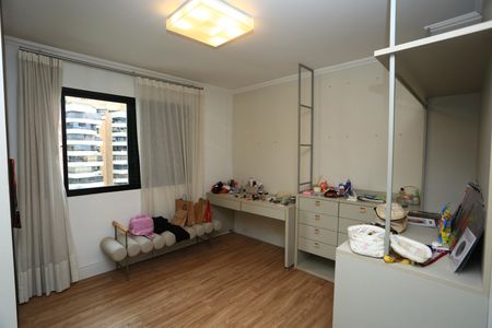 Apartamento para alugar com 274m², 3 quartos e 4 vagasSuíte 1