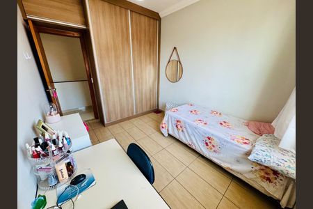 Casa à venda com 3 quartos, 284m² em Sinimbu, Belo Horizonte