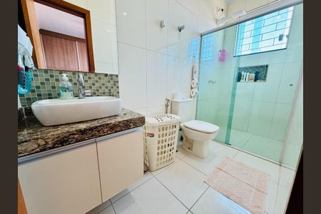 Casa à venda com 3 quartos, 284m² em Sinimbu, Belo Horizonte