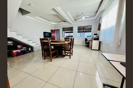 Casa à venda com 3 quartos, 284m² em Sinimbu, Belo Horizonte
