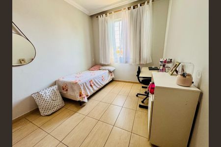 Casa à venda com 284m², 3 quartos e 2 vagas