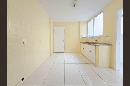 Apartamento à venda com 4 quartos, 235m² em Icaraí, Niterói