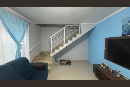 Casa à venda com 131m², 2 quartos e 2 vagas Casa à venda com 131m², 2 quartos e 2 vagasSala