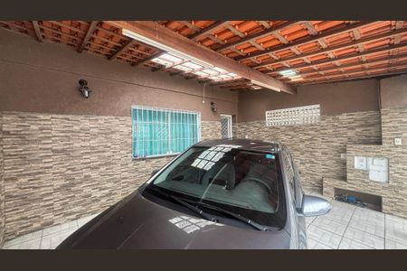 Casa à venda com 131m², 2 quartos e 2 vagas Casa à venda com 131m², 2 quartos e 2 vagasGaragem
