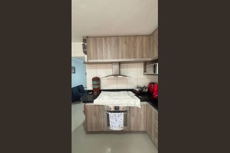 Casa à venda com 131m², 2 quartos e 2 vagas Casa à venda com 131m², 2 quartos e 2 vagasCozinha