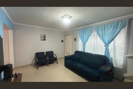 Casa à venda com 131m², 2 quartos e 2 vagas Casa à venda com 131m², 2 quartos e 2 vagasSala