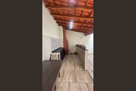 Casa à venda com 131m², 2 quartos e 2 vagas Casa à venda com 131m², 2 quartos e 2 vagasQuintal