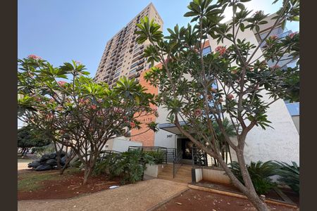 Apartamento para alugar com 65m², 2 quartos e 2 vagas Apartamento para alugar com 65m², 2 quartos e 2 vagasFachada
