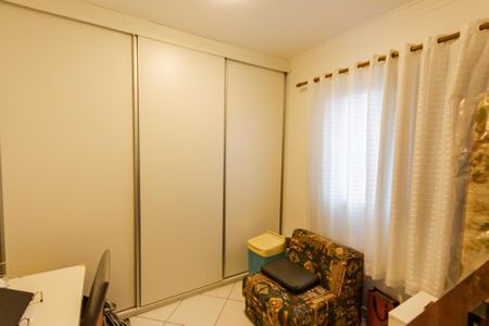 Apartamento à venda com 97m², 3 quartos e 2 vagasQuarto 2