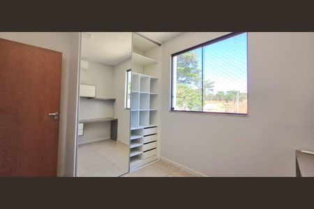 Casa de condomínio à venda com 201m², 4 quartos e 4 vagas