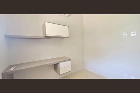 Casa de condomínio à venda com 201m², 4 quartos e 4 vagas