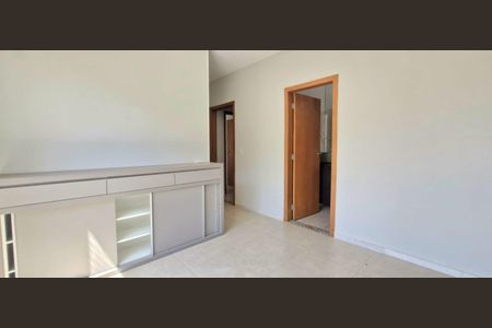 Casa de condomínio à venda com 201m², 4 quartos e 4 vagas