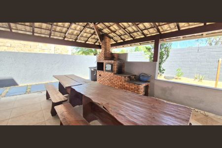 Casa de condomínio à venda com 201m², 4 quartos e 4 vagas