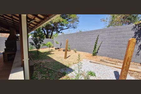 Casa de condomínio à venda com 201m², 4 quartos e 4 vagas