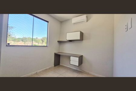 Casa de condomínio à venda com 201m², 4 quartos e 4 vagas