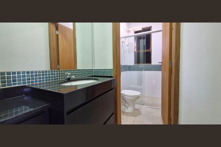 Casa de condomínio à venda com 201m², 4 quartos e 4 vagas