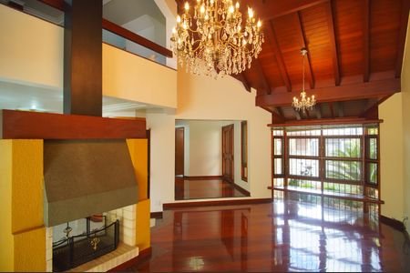 Casa à venda com 459m², 3 quartos e 6 vagasSala