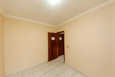 Quarto 1 de casa para alugar com 2 quartos, 80m² em Parque Santa Madalena, São Paulo