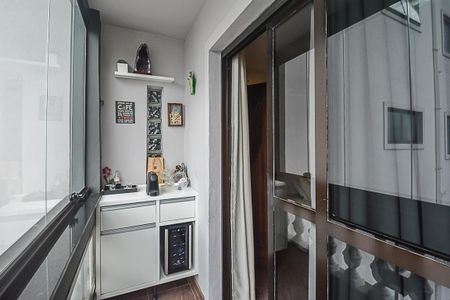 Apartamento à venda com 98m², 3 quartos e 1 vaga Apartamento à venda com 98m², 3 quartos e 1 vagaSacada