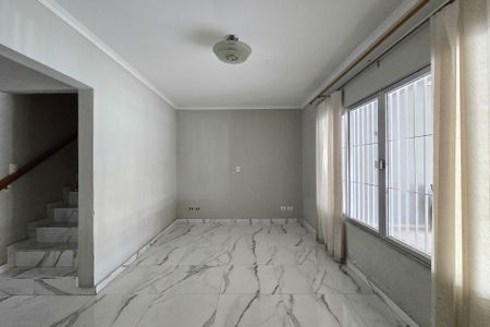 Casa para alugar com 267m², 4 quartos e 3 vagas Casa para alugar com 267m², 4 quartos e 3 vagasSala