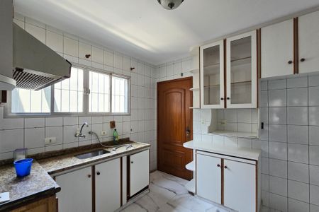 Casa para alugar com 267m², 4 quartos e 3 vagas Casa para alugar com 267m², 4 quartos e 3 vagasCozinha