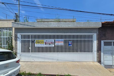 Casa para alugar com 267m², 4 quartos e 3 vagas Casa para alugar com 267m², 4 quartos e 3 vagasFachada