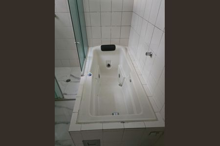 Casa para alugar com 267m², 4 quartos e 3 vagas Casa para alugar com 267m², 4 quartos e 3 vagasBanheiro da Suíte