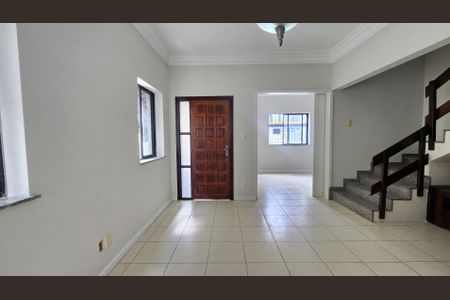 Sala 2 de casa para alugar com 3 quartos, 277m² em Barbalho, Salvador