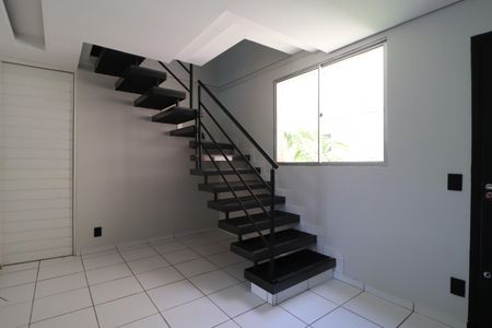 Apartamento para alugar com 100m², 2 quartos e 1 vagaSala