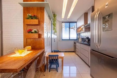 Apartamento à venda com 154m², 4 quartos e 4 vagasCozinha