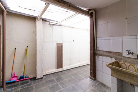Casa à venda com 450m², 4 quartos e 6 vagas Casa à venda com 450m², 4 quartos e 6 vagasCasa 2 - Área de Serviço