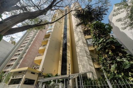 Studio para alugar com 32m², 1 quarto e 1 vaga Studio para alugar com 32m², 1 quarto e 1 vagaFachada