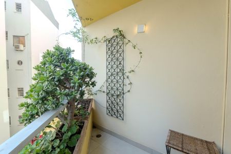 Studio para alugar com 32m², 1 quarto e 1 vaga Studio para alugar com 32m², 1 quarto e 1 vagaVaranda