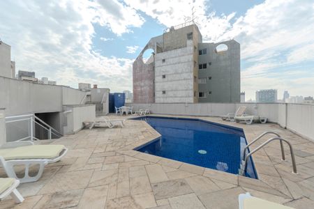 Studio para alugar com 32m², 1 quarto e 1 vaga Studio para alugar com 32m², 1 quarto e 1 vagaÁrea comum - Piscina