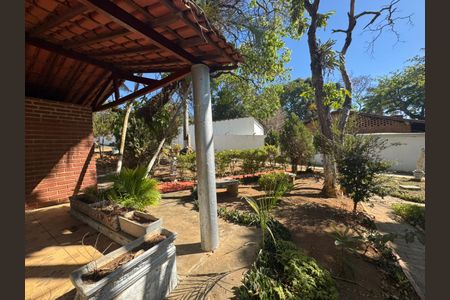 Casa à venda com 385m², 4 quartos e 8 vagasQuintal