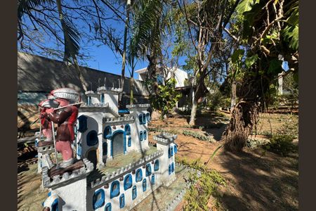 Casa à venda com 385m², 4 quartos e 8 vagasQuintal