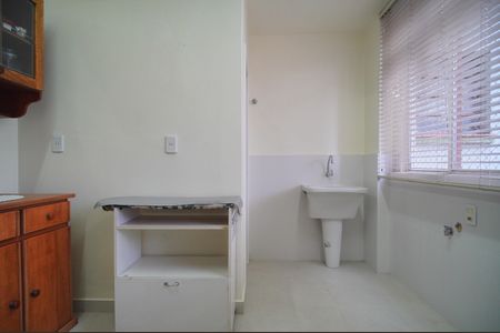 Apartamento à venda com 108m², 3 quartos e 1 vagaÁrea de Serviço