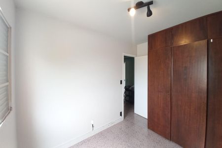 Quarto 2 de apartamento para alugar com 3 quartos, 74m² em Vila Marieta, Campinas