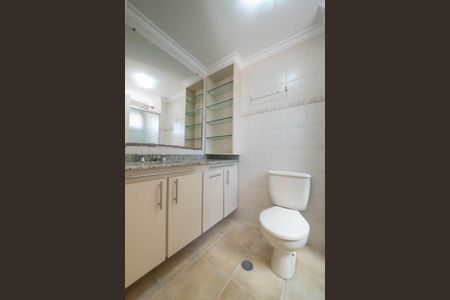 Apartamento à venda com 77m², 2 quartos e 2 vagasBanheiro da Suíte 1