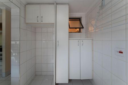 Apartamento à venda com 77m², 2 quartos e 2 vagasÁrea de Serviço