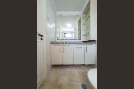 Apartamento à venda com 77m², 2 quartos e 2 vagasBanheiro da Suíte 1