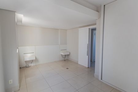 Apartamento à venda com 75m², 2 quartos e 1 vagaSuíte