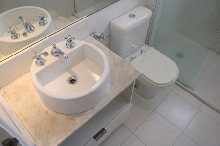 Apartamento à venda com 103m², 2 quartos e 2 vagasBanheiro da Suíte