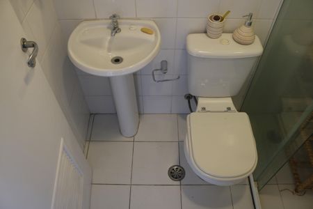 Apartamento à venda com 103m², 2 quartos e 2 vagasBanheiro de Serviço