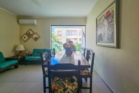 Sala de apartamento para alugar com 3 quartos, 98m² em Jardim Tres Marias, Guarujá