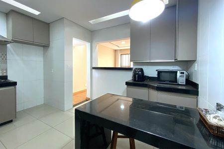 Apartamento à venda com 225m², 4 quartos e 2 vagasCozinha