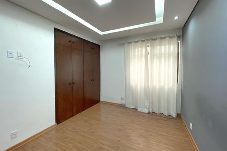 Apartamento à venda com 225m², 4 quartos e 2 vagasQuarto 4