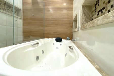 Apartamento à venda com 225m², 4 quartos e 2 vagasBanheira do Banheiro Social