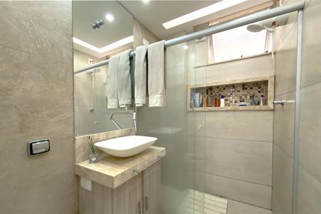 Apartamento à venda com 225m², 4 quartos e 2 vagasBanheiro da Suíte