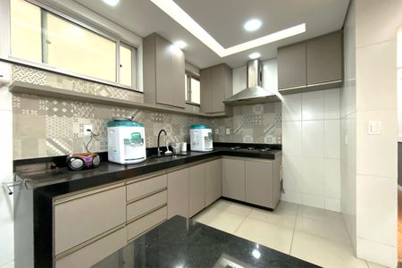 Apartamento à venda com 225m², 4 quartos e 2 vagasCozinha